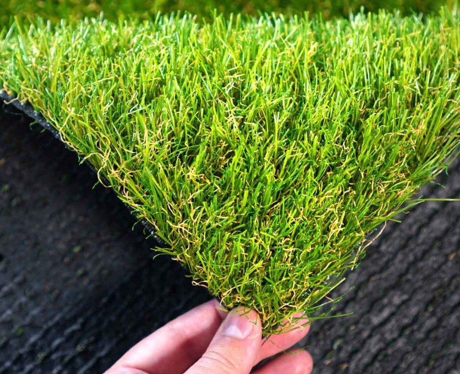 Pet-friendly artificial turf with drainage system